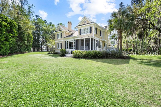 19 Sturgeon Pt, Bluffton, SC 29910