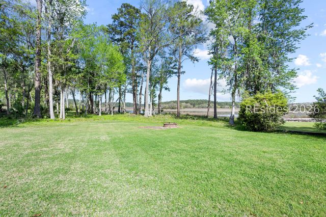 19 Sturgeon Pt, Bluffton, SC 29910