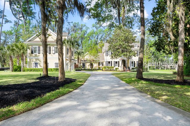 19 Sturgeon Pt, Bluffton, SC 29910