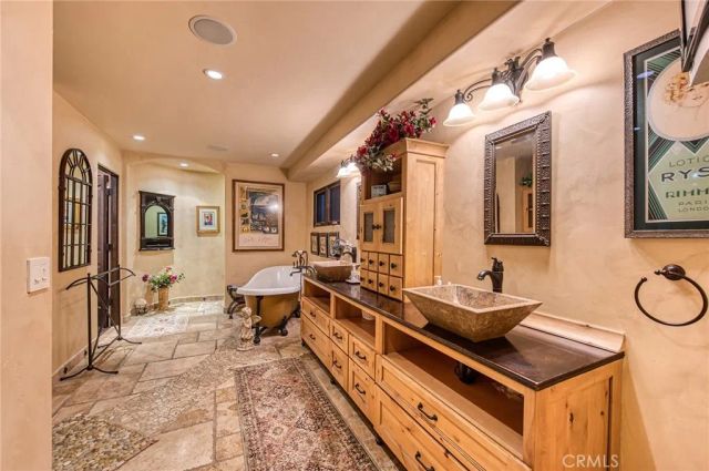 31641 Mar Vista Avenue, Laguna Beach, CA 92651