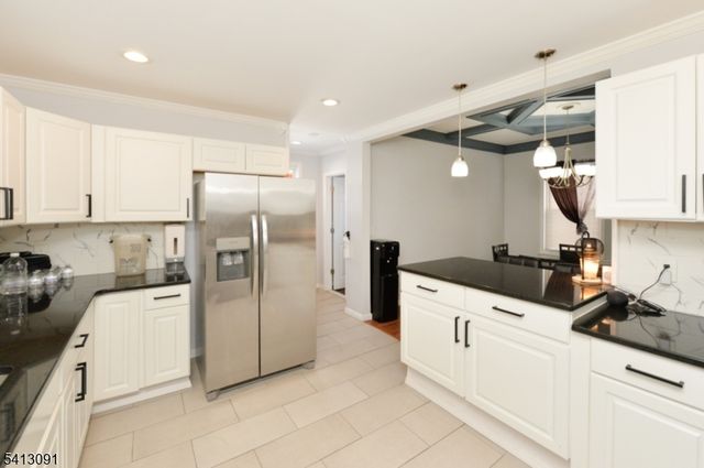 171 Ampere Pkwy, Bloomfield Twp., NJ 07003