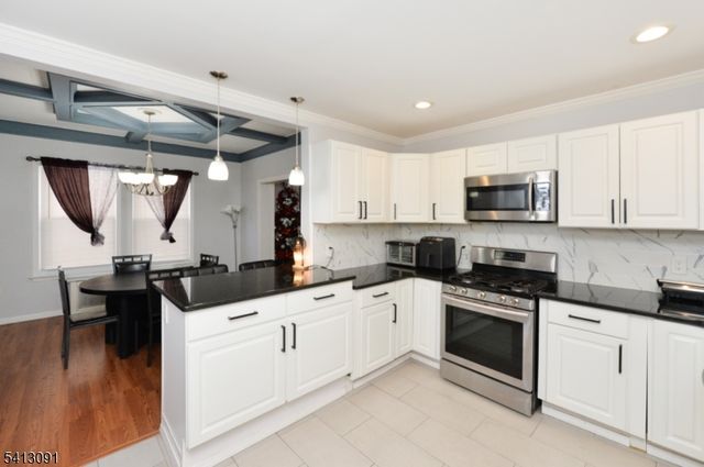 171 Ampere Pkwy, Bloomfield Twp., NJ 07003