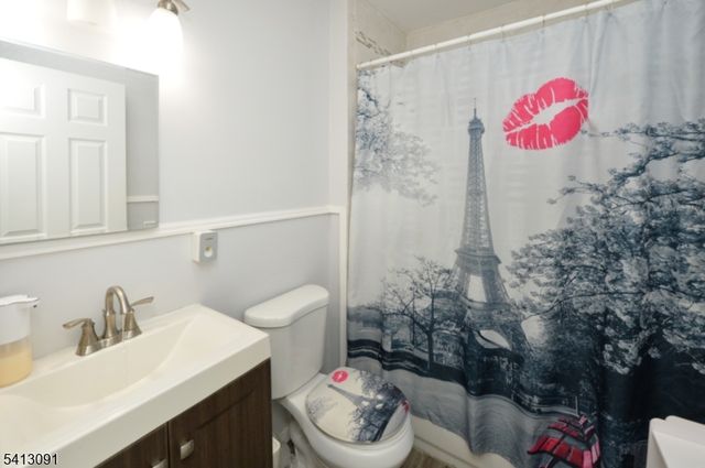 171 Ampere Pkwy, Bloomfield Twp., NJ 07003