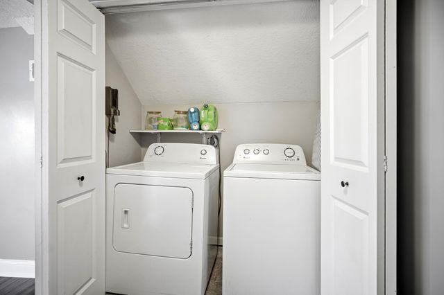 2101 3rd Street NE, Minneapolis, MN 55418