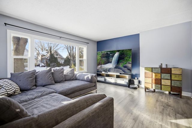 2101 3rd Street NE, Minneapolis, MN 55418