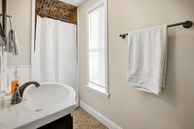 2101 3rd Street NE, Minneapolis, MN 55418