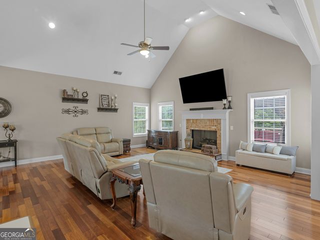 221 Hummingbird Court, Hampton, GA 30228