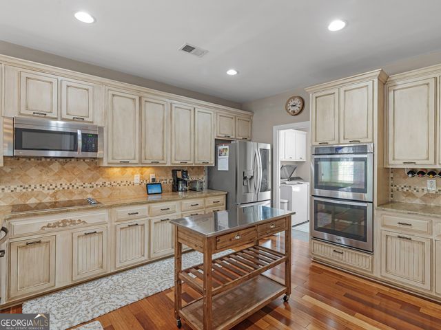 221 Hummingbird Court, Hampton, GA 30228