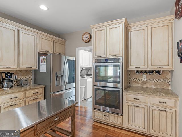 221 Hummingbird Court, Hampton, GA 30228