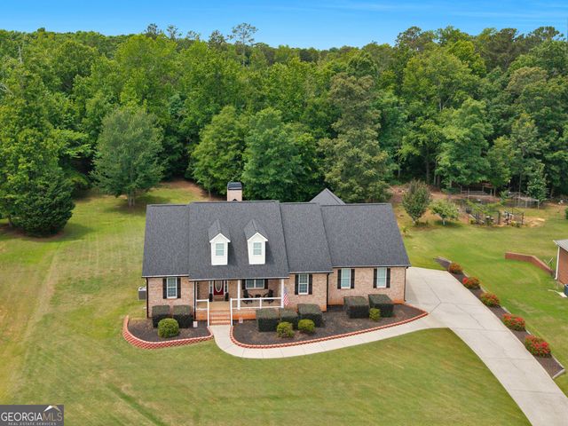 221 Hummingbird Court, Hampton, GA 30228