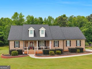 221 Hummingbird Court, Hampton, GA 30228