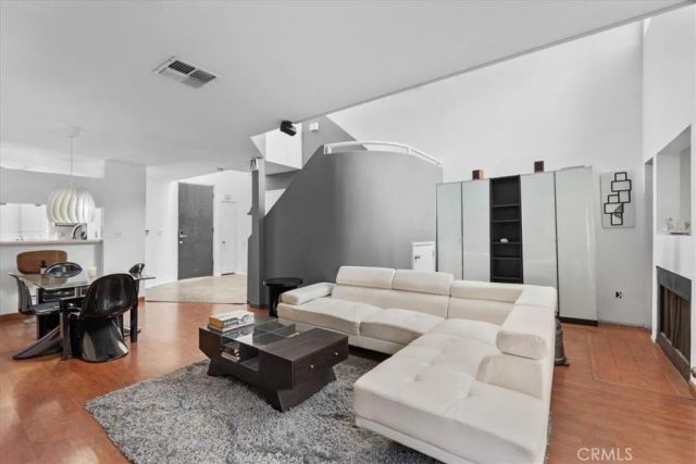 6036 Hazelhurst C, North Hollywood, CA 91606