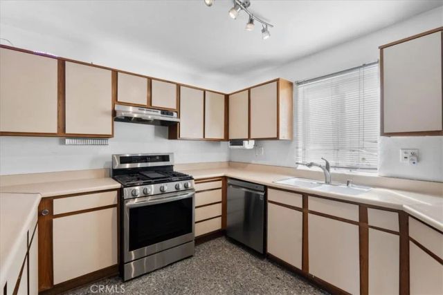 6036 Hazelhurst C, North Hollywood, CA 91606