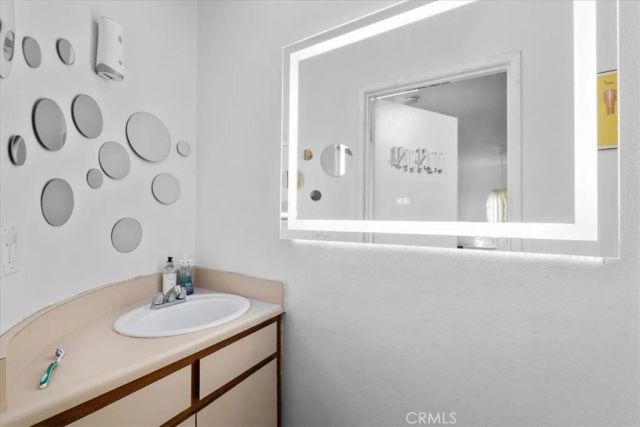 6036 Hazelhurst C, North Hollywood, CA 91606