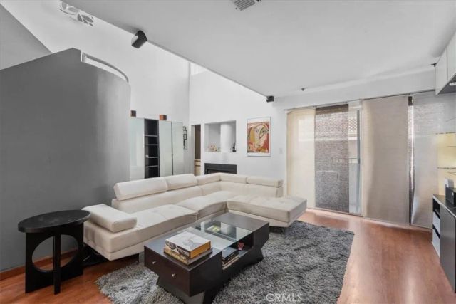 6036 Hazelhurst C, North Hollywood, CA 91606