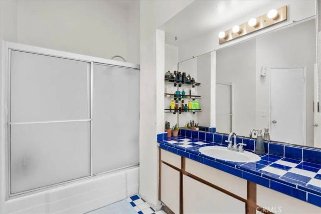 6036 Hazelhurst C, North Hollywood, CA 91606