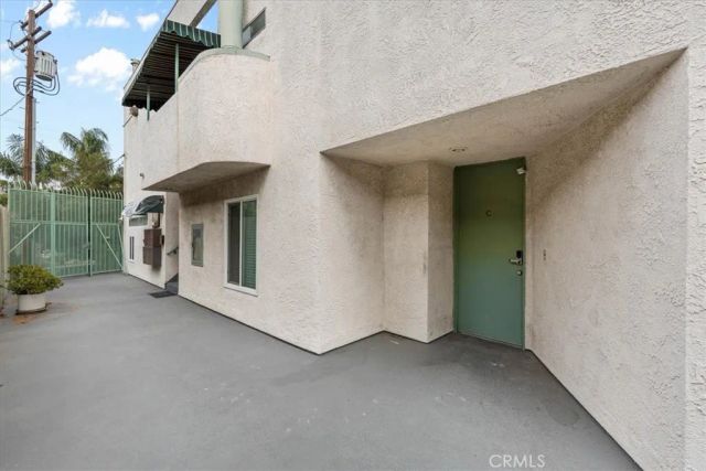 6036 Hazelhurst C, North Hollywood, CA 91606