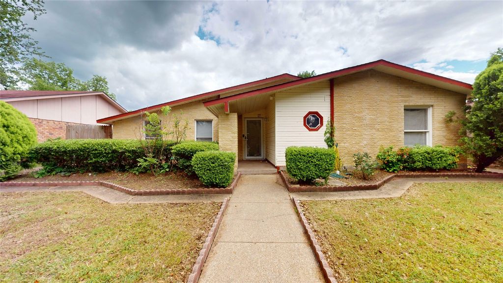2810 Dove Meadow Drive, Garland, TX 75043