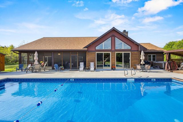 N8253 County Road X, Belleville, WI 53508