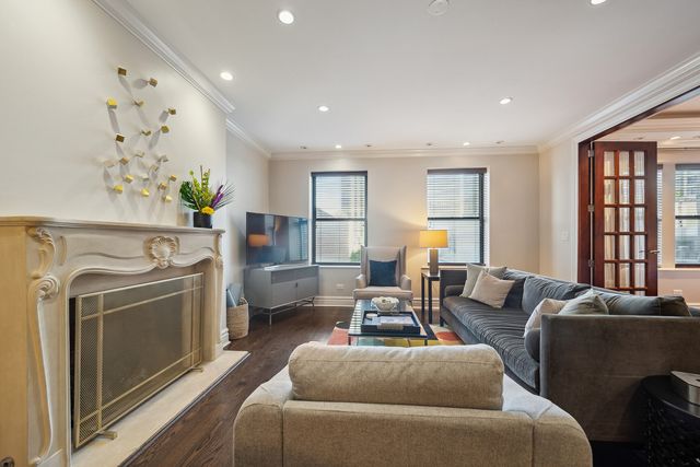 70 E WALTON Street 1004, Chicago, IL 60611