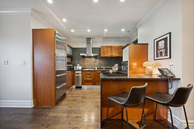 70 E WALTON Street 1004, Chicago, IL 60611