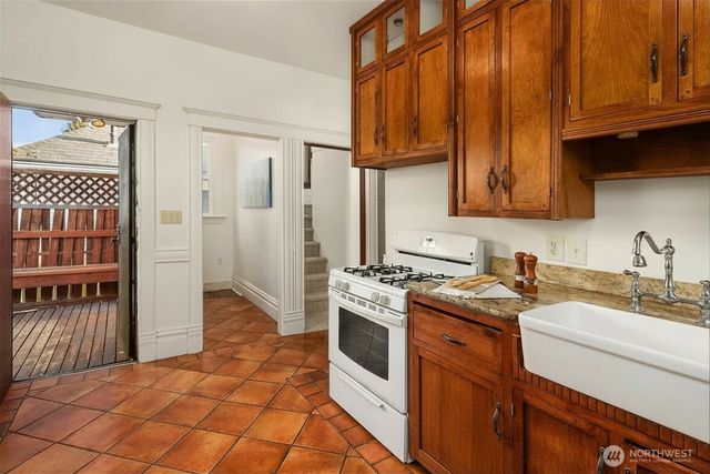 1532 23rd Avenue, Seattle, WA 98122