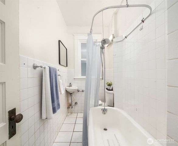 1532 23rd Avenue, Seattle, WA 98122