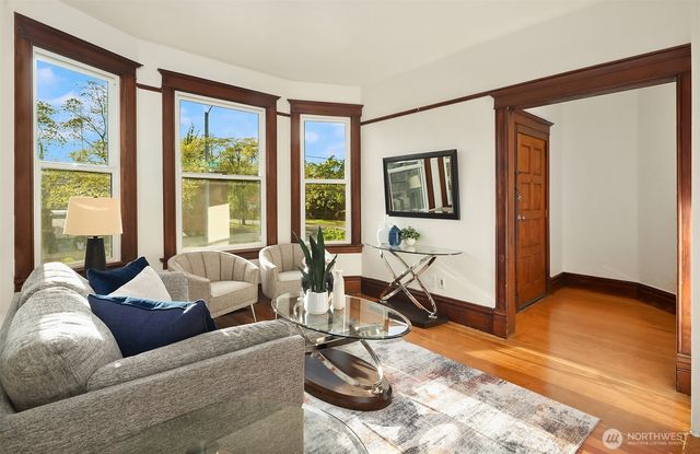 1532 23rd Avenue, Seattle, WA 98122