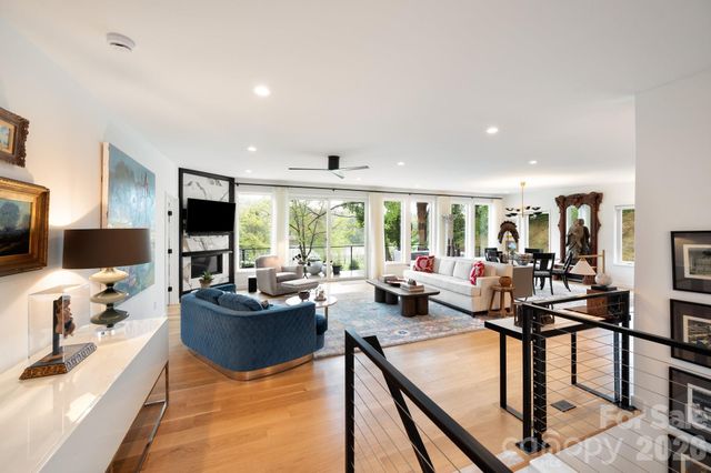 8 Midland Drive, Asheville, NC 28804