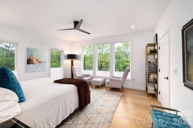 8 Midland Drive, Asheville, NC 28804