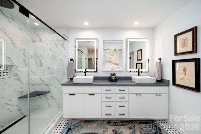 8 Midland Drive, Asheville, NC 28804