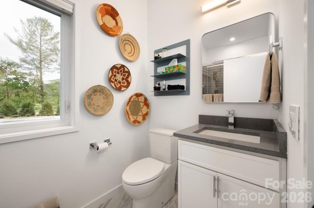 8 Midland Drive, Asheville, NC 28804