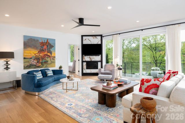 8 Midland Drive, Asheville, NC 28804