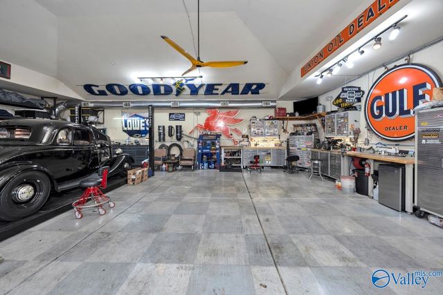 12702 Oak South Sw, Huntsville, AL 35803