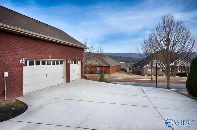 12702 Oak South Sw, Huntsville, AL 35803