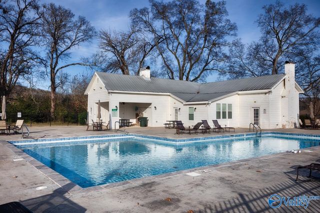 12702 Oak South Sw, Huntsville, AL 35803