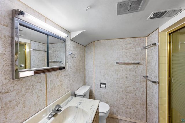 5310 Oakley Street, Duluth, MN 55804