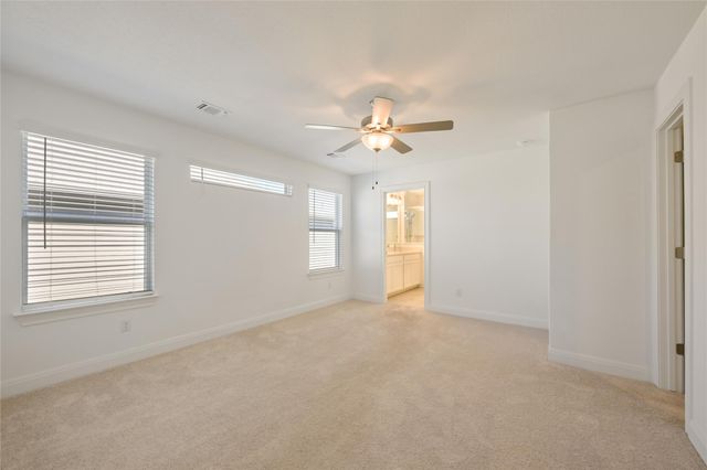 301 Harbors LN, Leander, TX 78641
