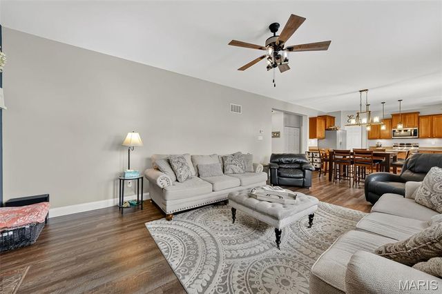 1805 English Oak Drive, Lake St Louis, MO 63367