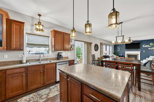 1805 English Oak Drive, Lake St Louis, MO 63367