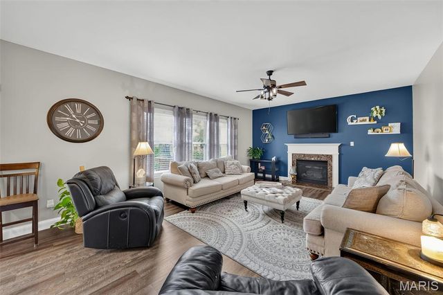 1805 English Oak Drive, Lake St Louis, MO 63367