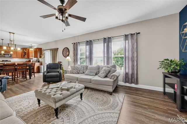 1805 English Oak Drive, Lake St Louis, MO 63367