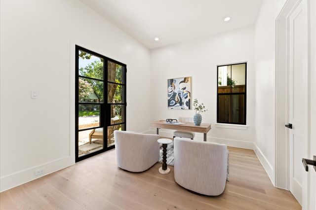 212 E 24th Street, Houston, TX 77008