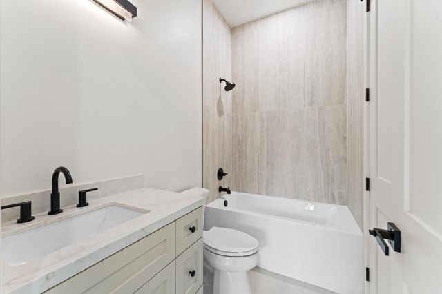 212 E 24th Street, Houston, TX 77008