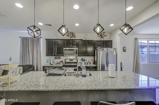 10856 W LUKE Avenue, Phoenix, AZ 85037