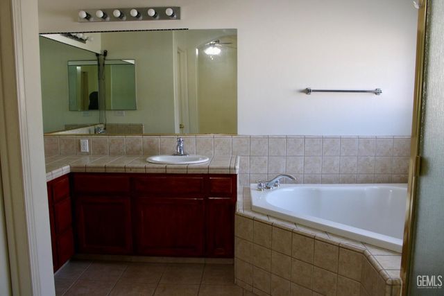 4110 Serene Oak Drive, Bakersfield, CA 93313