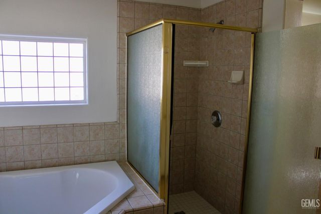 4110 Serene Oak Drive, Bakersfield, CA 93313