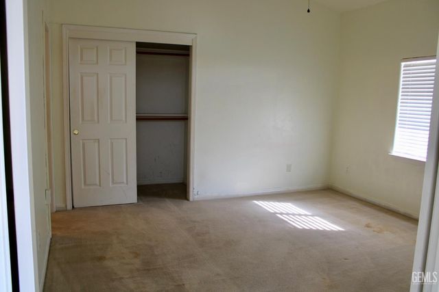 4110 Serene Oak Drive, Bakersfield, CA 93313