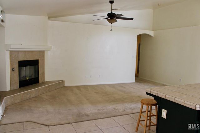 4110 Serene Oak Drive, Bakersfield, CA 93313