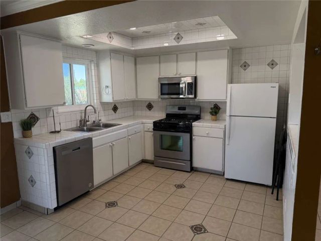 40103 169th Street East, Palmdale, CA 93591